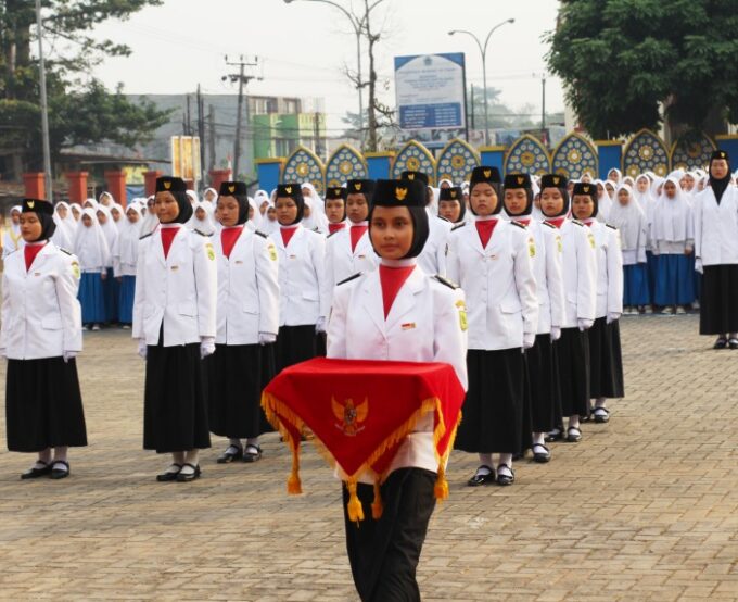 Ekstrakurikuler Paskibra: Menanamkan Disiplin dan Kebanggaan di Pesantren Modern At-Taqwa